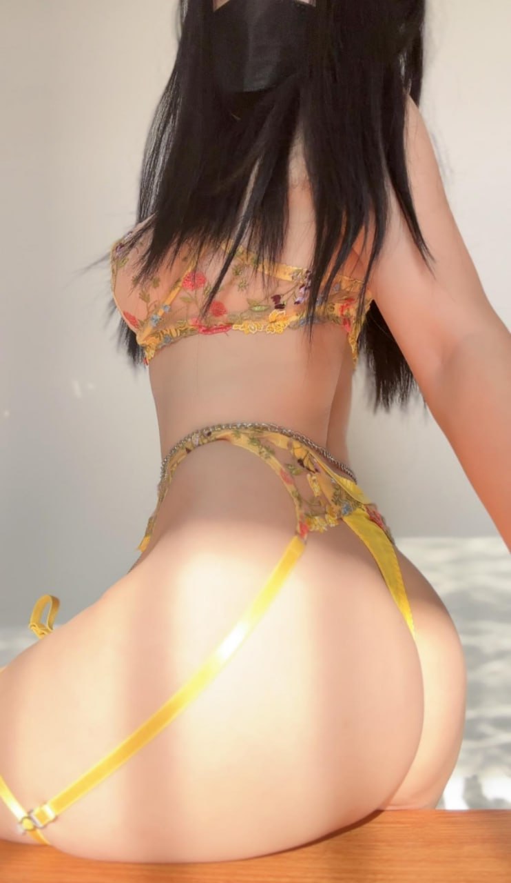 抖音90W粉 #秋不吃鱼 微密圈NO.002期 金色吊带美臀【25P】 - 4